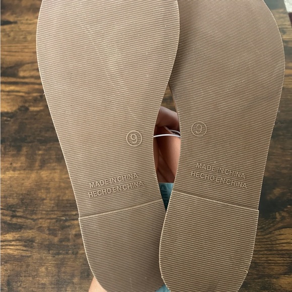 🦋 Old Navy Women's Blush Sandals Slide On Neutral Casual Summer 9 - Picture 3 of 5